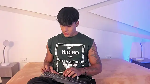 Snapshot of LuciferM_Star chatting on 02-06-26, 10:57 LuciferM Star online show from 02-06-26, 10:57