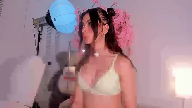 Snapshot of kitty_miaa chatting on 07-15-26, 02:55 kitty miaa online show from 07-15-26, 02:55