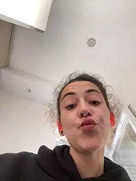 Snapshot of m1999m1 chatting on 03-25-26, 10:43 m1999m1 online show from 03-25-26, 10:43