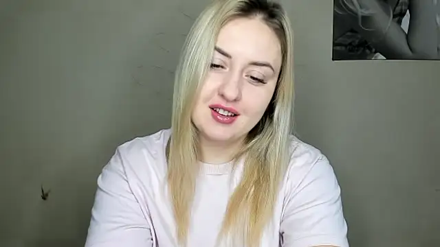 Snapshot of KennaJamess8 chatting on 12-27-24, 08:45 KennaJamess8 online show from 12-27-24, 08:45