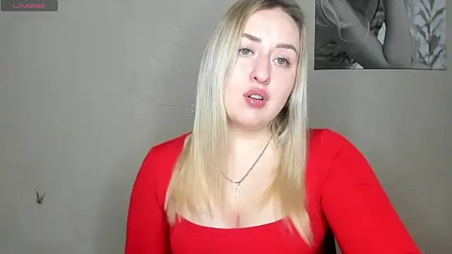 Snapshot of KennaJamess8 chatting on 01-17-25, 04:15 KennaJamess8 online show from 01-17-25, 04:15