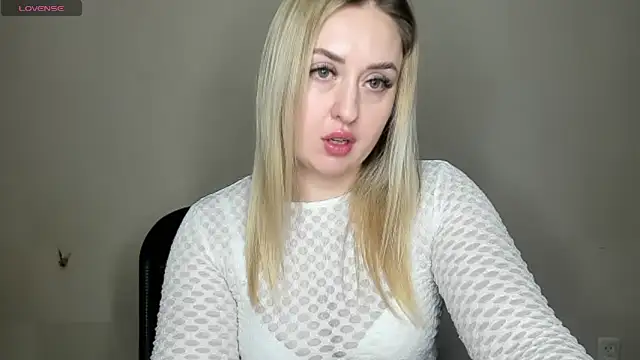 Snapshot of KennaJamess8 chatting on 01-25-25, 10:18 KennaJamess8 online show from 01-25-25, 10:18