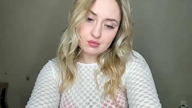 Snapshot of KennaJamess8 chatting on 02-07-25, 08:31 KennaJamess8 online show from 02-07-25, 08:31