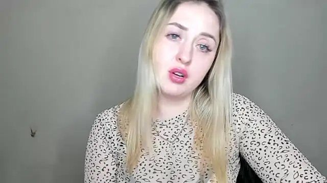 Snapshot of KennaJamess8 chatting on 02-08-25, 07:16 KennaJamess8 online show from 02-08-25, 07:16