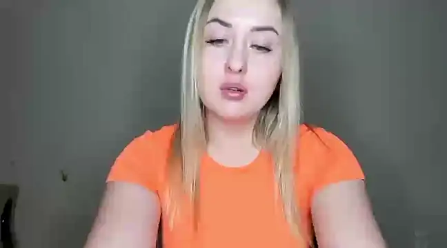 Snapshot of KennaJamess8 chatting on 03-04-25, 07:32 KennaJamess8 online show from 03-04-25, 07:32