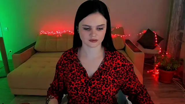 Snapshot of Lora_Cain chatting on 12-20-25, 12:23 Lora Cain online show from 12-20-25, 12:23