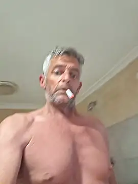 Snapshot of NICJOHNS chatting on 12-20-24, 10:05 NICJOHNS online show from 12-20-24, 10:05