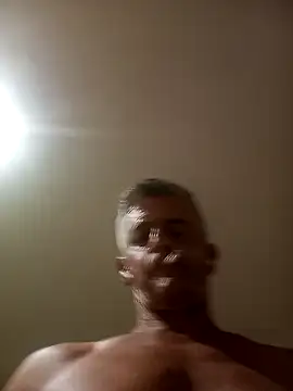 Snapshot of NICJOHNS chatting on 12-24-24, 05:05 NICJOHNS online show from 12-24-24, 05:05