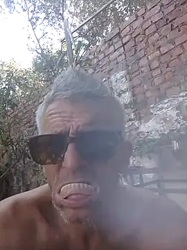 Snapshot of NICJOHNS chatting on 02-01-26, 02:26 NICJOHNS online show from 02-01-26, 02:26