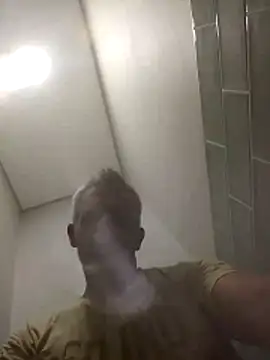 Snapshot of NICJOHNS chatting on 02-05-26, 05:17 NICJOHNS online show from 02-05-26, 05:17