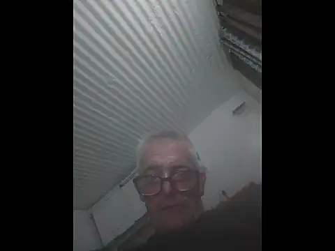 Snapshot of NICJOHNS chatting on 02-11-26, 09:09 NICJOHNS online show from 02-11-26, 09:09