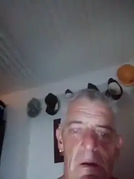 Snapshot of NICJOHNS chatting on 02-21-26, 11:39 NICJOHNS online show from 02-21-26, 11:39