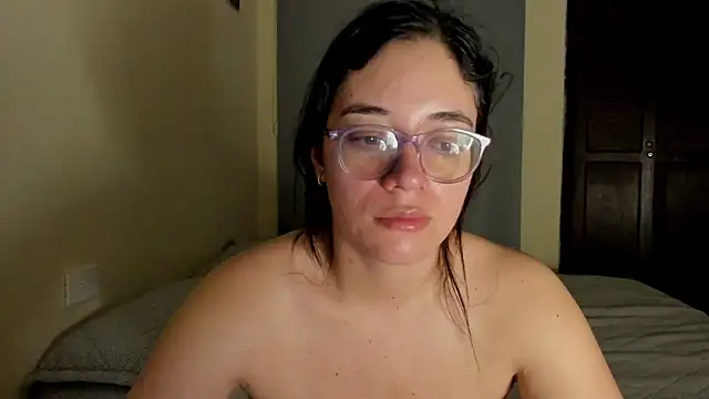 Snapshot of atenas_05_ chatting on 07-25-26, 09:29 atenas 05 online show from 07-25-26, 09:29