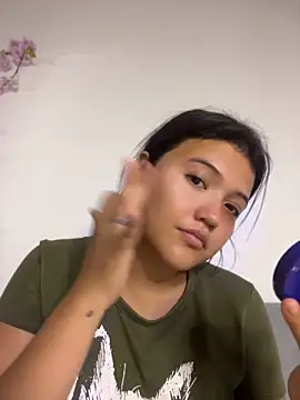 alisson carolina73 online show from 04-29-26, 11:00