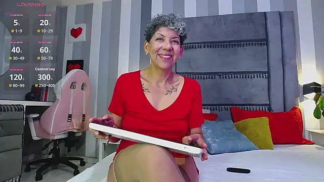 Julianewell online show from 07-28-26, 12:48