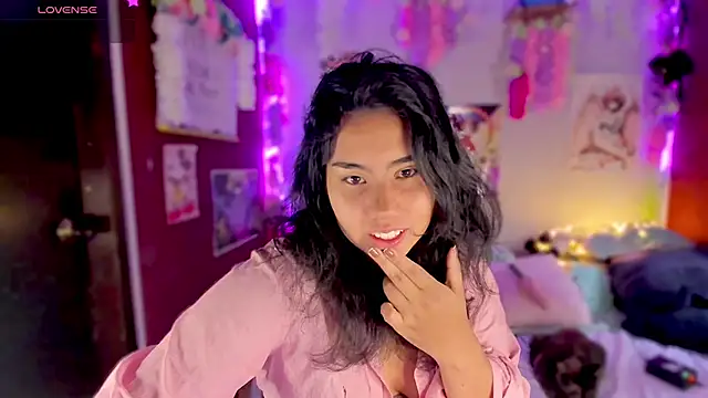 Snapshot of kiki_cavilll chatting on 01-29-25, 12:02 kiki cavilll online show from 01-29-25, 12:02