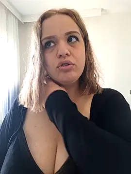 Snapshot of cansuozell chatting on 10-02-25, 10:33 cansuozell online show from 10-02-25, 10:33