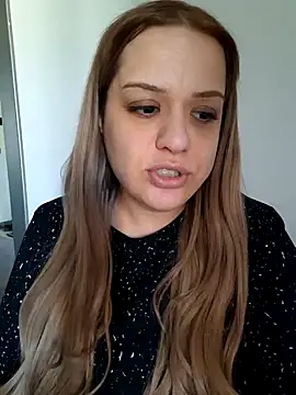 Snapshot of cansuozell chatting on 10-13-25, 12:38 cansuozell online show from 10-13-25, 12:38