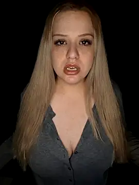 Snapshot of cansuozell chatting on 10-19-25, 05:24 cansuozell online show from 10-19-25, 05:24