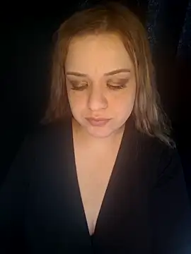 Snapshot of cansuozell chatting on 11-13-25, 11:31 cansuozell online show from 11-13-25, 11:31