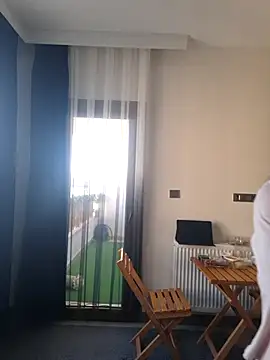 Snapshot of cansuozell chatting on 11-28-25, 05:21 cansuozell online show from 11-28-25, 05:21