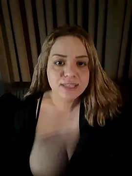 Snapshot of cansuozell chatting on 03-12-26, 08:59 cansuozell online show from 03-12-26, 08:59