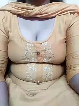 Snapshot of Cute_Sona17 chatting on 01-14-25, 04:40 Cute Sona17 online show from 01-14-25, 04:40