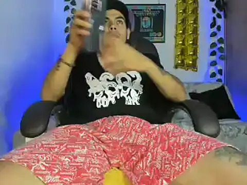 Snapshot of mikee_scooth chatting on 01-17-25, 07:49 mikee scooth online show from 01-17-25, 07:49