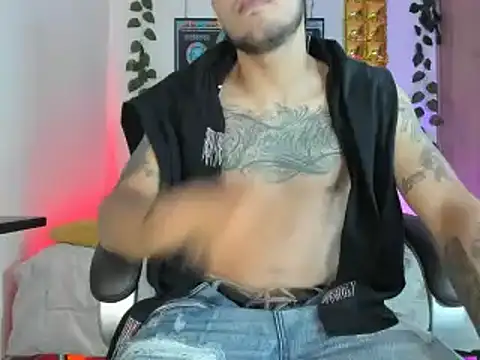 Snapshot of mikee_scooth chatting on 01-25-25, 09:57 mikee scooth online show from 01-25-25, 09:57