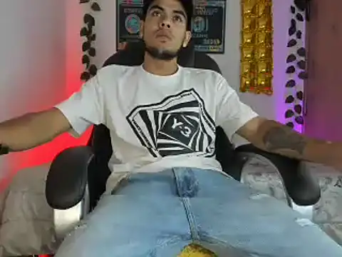 Snapshot of mikee_scooth chatting on 02-05-25, 09:07 mikee scooth online show from 02-05-25, 09:07