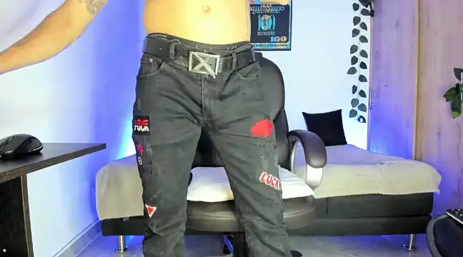 Snapshot of mikee_scooth chatting on 03-12-25, 03:13 mikee scooth online show from 03-12-25, 03:13