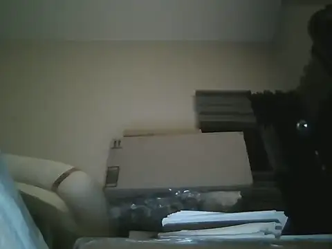 Snapshot of BigDcrizz chatting on 10-19-25, 04:51 BigDcrizz online show from 10-19-25, 04:51