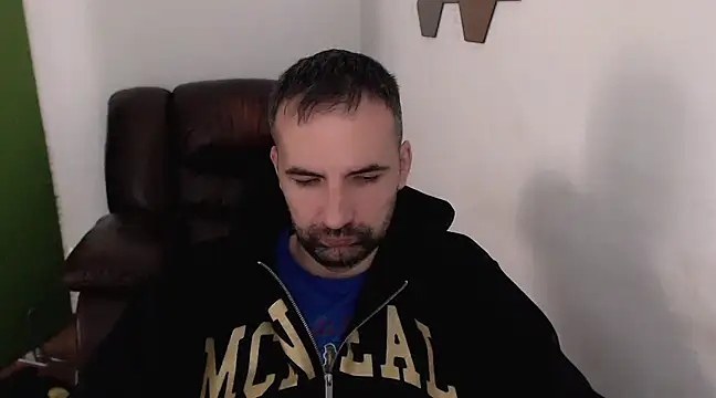 Snapshot of Leo_1617 chatting on 03-12-25, 12:57 Leo 1617 online show from 03-12-25, 12:57