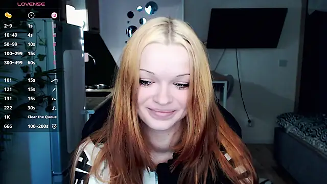 Snapshot of illililliilli chatting on 03-22-25, 12:14 illililliilli online show from 03-22-25, 12:14