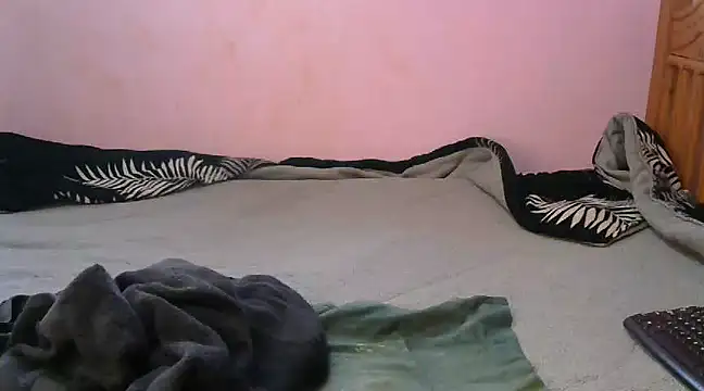 Snapshot of Caryyyl chatting on 03-04-25, 11:08 Caryyyl online show from 03-04-25, 11:08