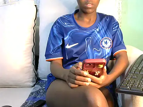 Snapshot of Caryyyl chatting on 09-12-25, 01:11 Caryyyl online show from 09-12-25, 01:11