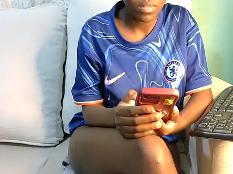 Snapshot of Caryyyl chatting on 09-30-25, 09:25 Caryyyl online show from 09-30-25, 09:25