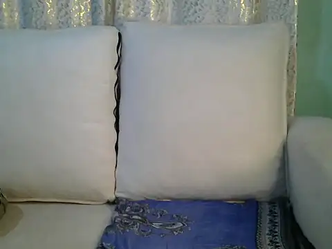 Snapshot of Caryyyl chatting on 11-16-25, 12:27 Caryyyl online show from 11-16-25, 12:27