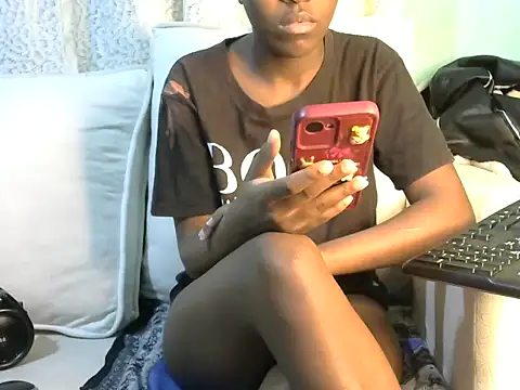 Snapshot of Caryyyl chatting on 11-27-25, 02:57 Caryyyl online show from 11-27-25, 02:57