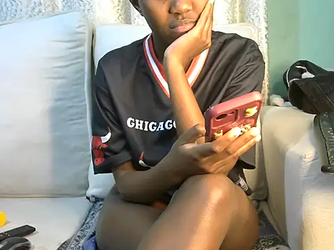 Snapshot of Caryyyl chatting on 11-29-25, 02:53 Caryyyl online show from 11-29-25, 02:53