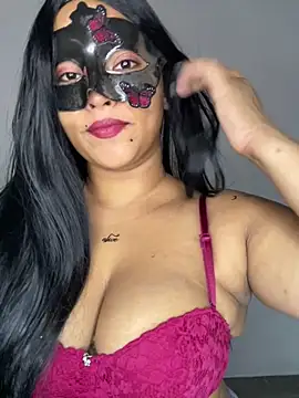 Snapshot of thushani24 chatting on 12-14-25, 03:39 thushani24 online show from 12-14-25, 03:39