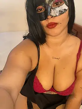 Snapshot of thushani24 chatting on 01-19-26, 09:35 thushani24 online show from 01-19-26, 09:35