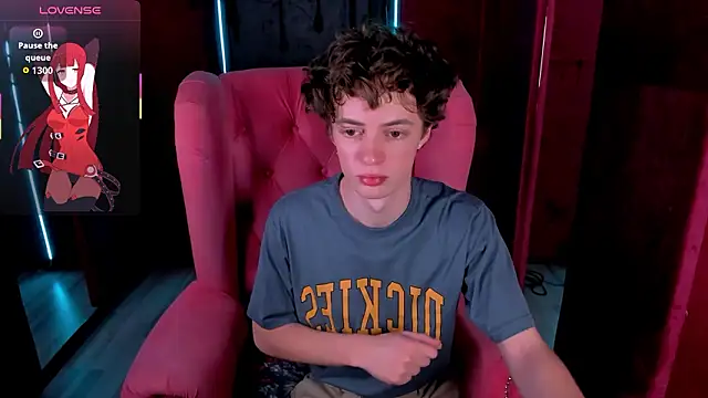 LukeSweet online show from 03-12-26, 02:45