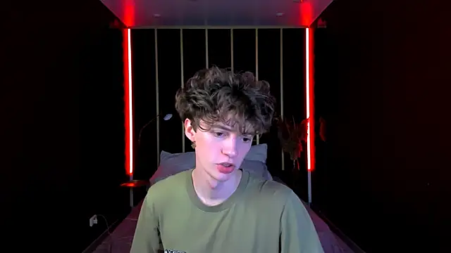 LukeSweet online show from 06-25-26, 02:54