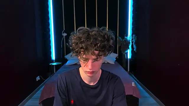 LukeSweet online show from 07-20-26, 12:40
