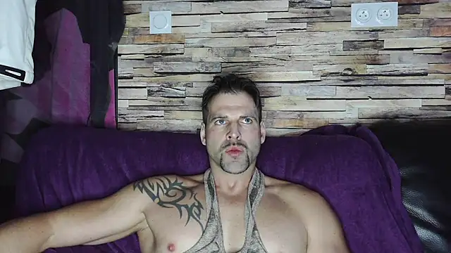 XxBigboybandxX online show from 01-18-25, 04:42