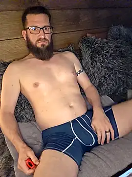 Snapshot of Icebearsticlese chatting on 03-12-26, 04:51 Icebearsticlese online show from 03-12-26, 04:51