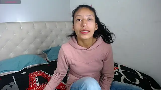 karolinee 66  online show from 12-20-24, 03:25