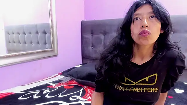 karolinee 66  online show from 07-11-26, 04:26