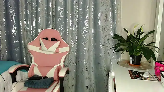 Snapshot of MissBigNipples chatting on 07-15-26, 03:01 MissBigNipples online show from 07-15-26, 03:01